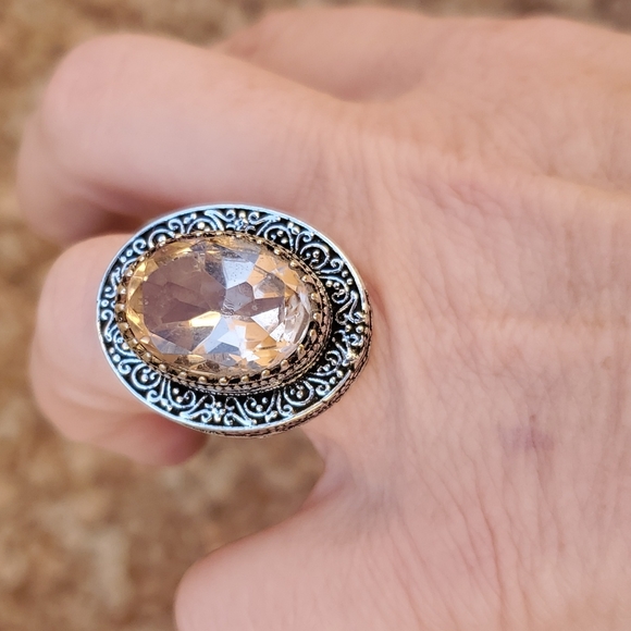 New Morganite Silver Statement Ring. - Picture 9 of 16